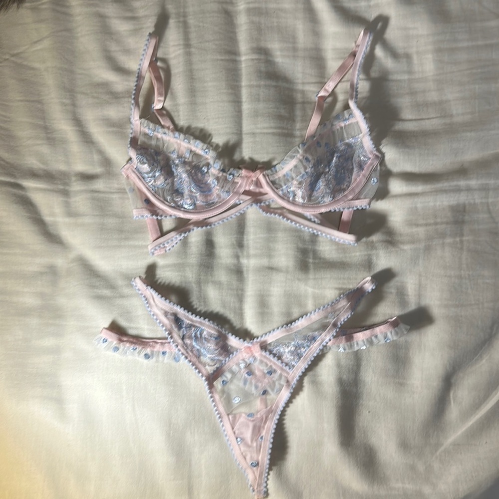 For Love and Lemons set